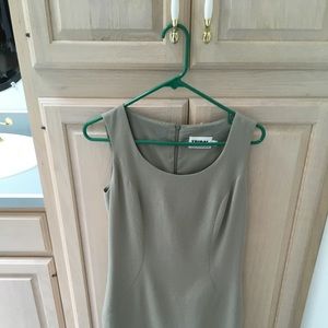 Sleeveless dress